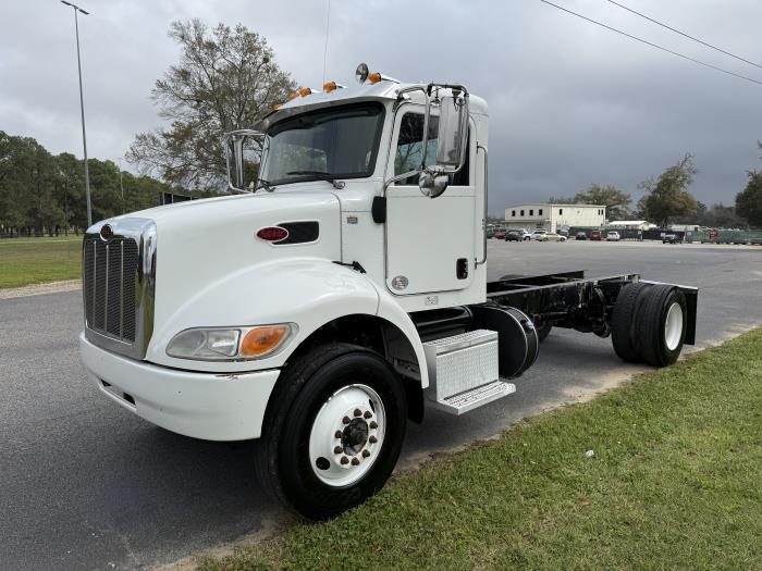 2018 Peterbilt 337-3