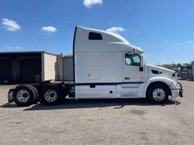 2022 Peterbilt 579-7