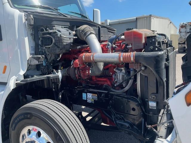 2022 Peterbilt 579-9