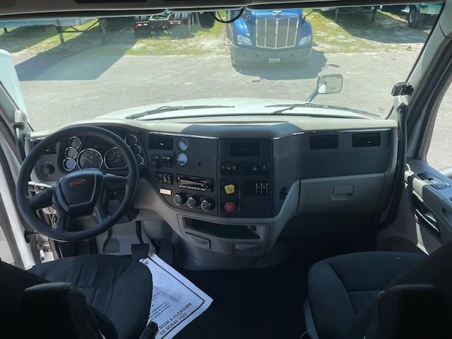 2022 Peterbilt 579-15
