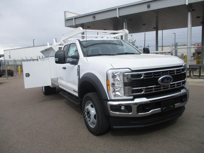 2025 Ford F-550-2