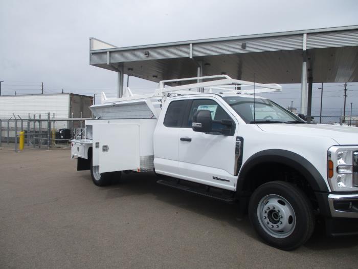 2025 Ford F-550-3