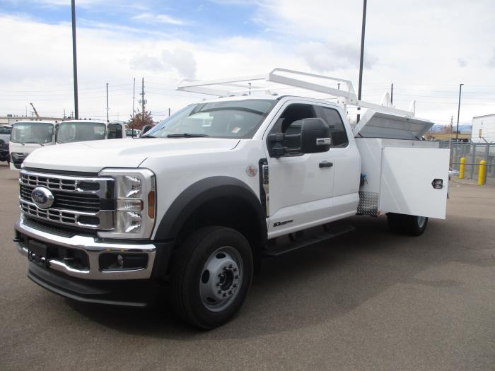 2025 Ford F-550-11