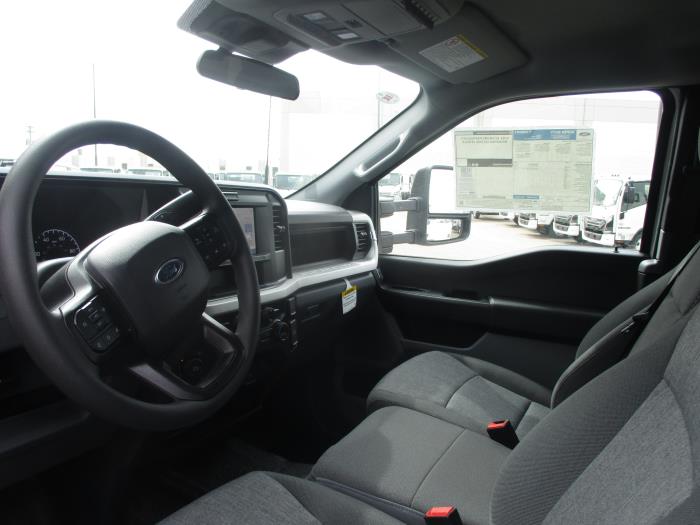 2025 Ford F-550-12