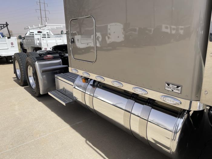 2024 Peterbilt 389-5