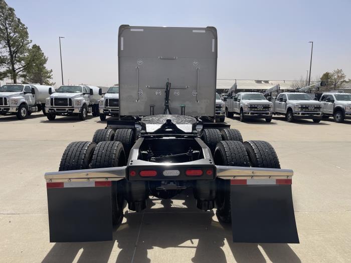 2024 Peterbilt 389-10