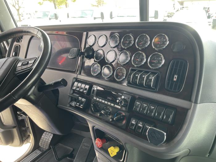 2024 Peterbilt 389-20