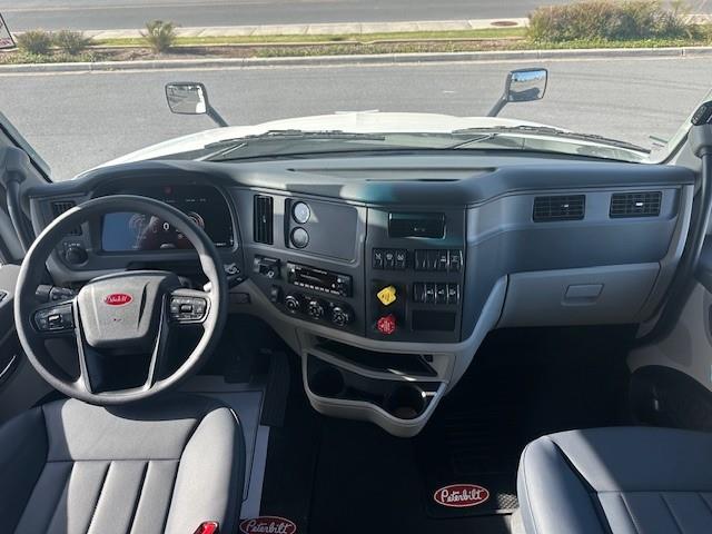 2025 Peterbilt 579-11
