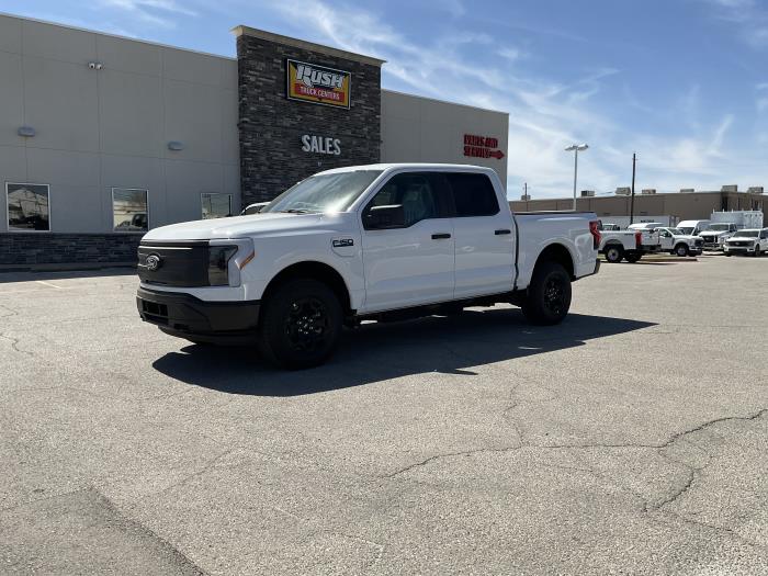 2025 Ford F-150 Lightning-2