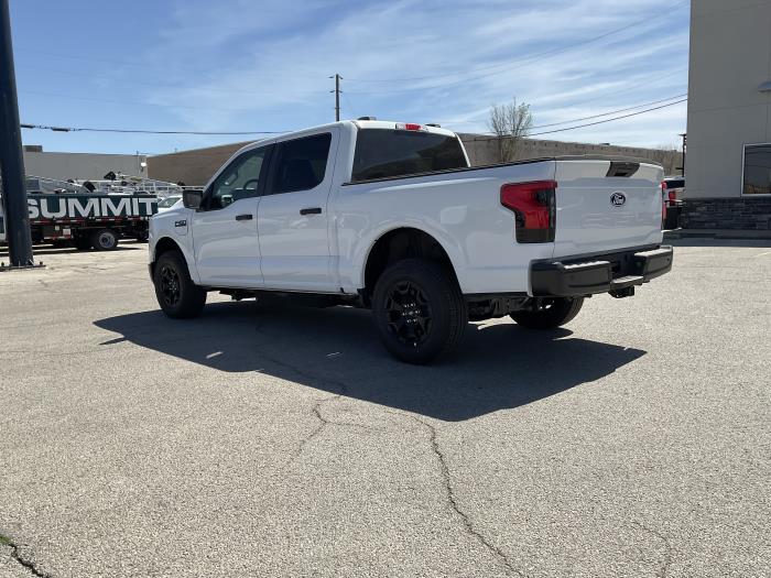 2025 Ford F-150 Lightning-3