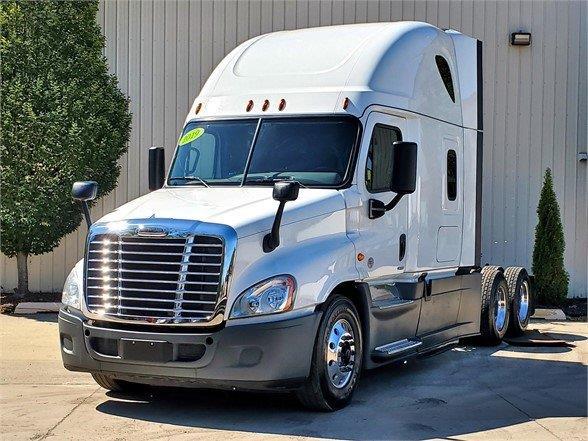 2019 Freightliner Cascadia-1