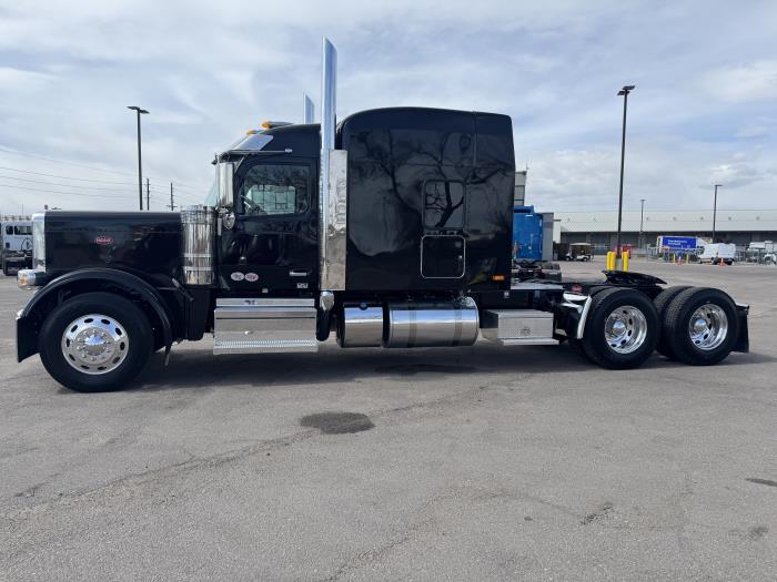 2025 Peterbilt 589-3