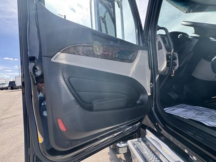 2025 Peterbilt 589-11
