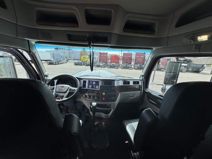 2025 Peterbilt 589-16