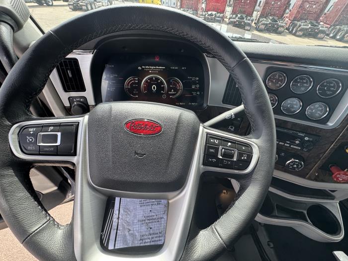 2025 Peterbilt 589-18
