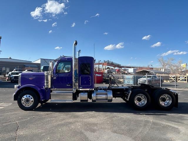 2025 Peterbilt 589-3
