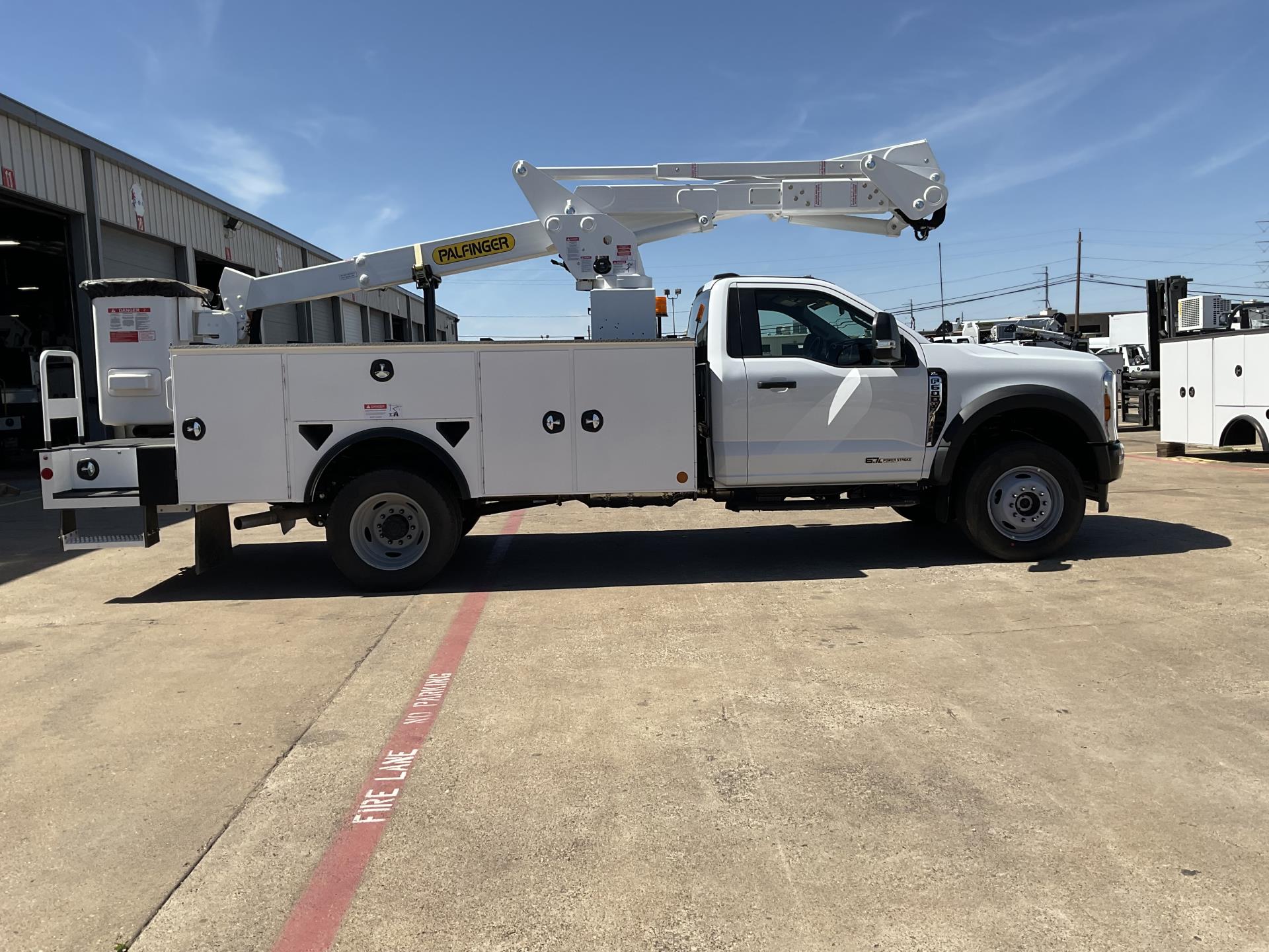 New 2024 Ford F-600 - photo 9