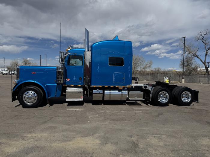 2024 Peterbilt 389-3