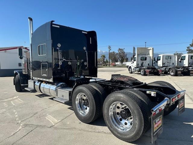 2022 Peterbilt 389-7