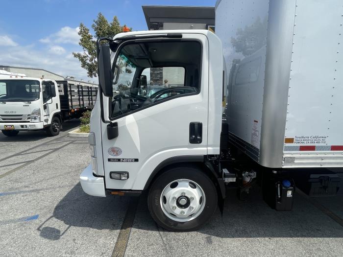 2024 Isuzu NRR-10