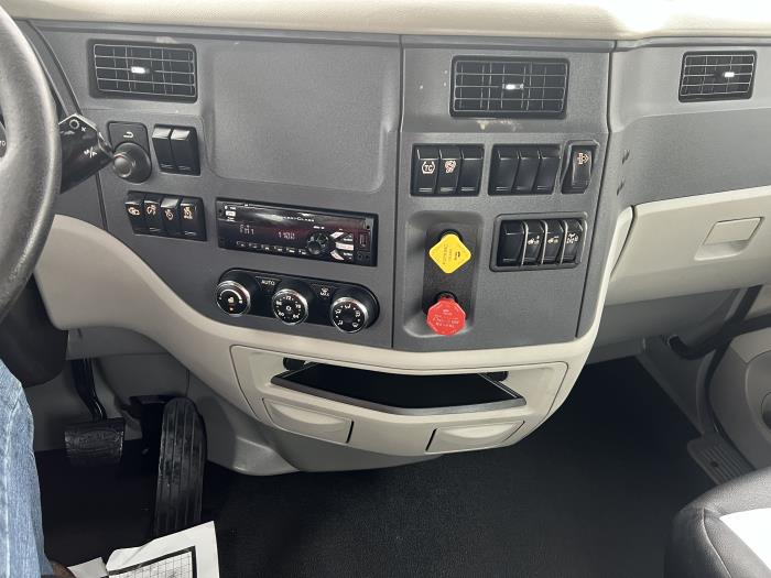 2021 Peterbilt 579-1