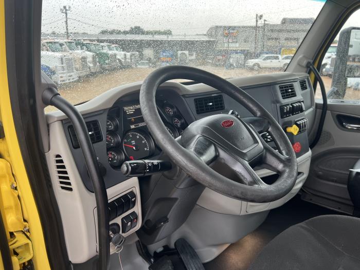 2021 Peterbilt 579-3