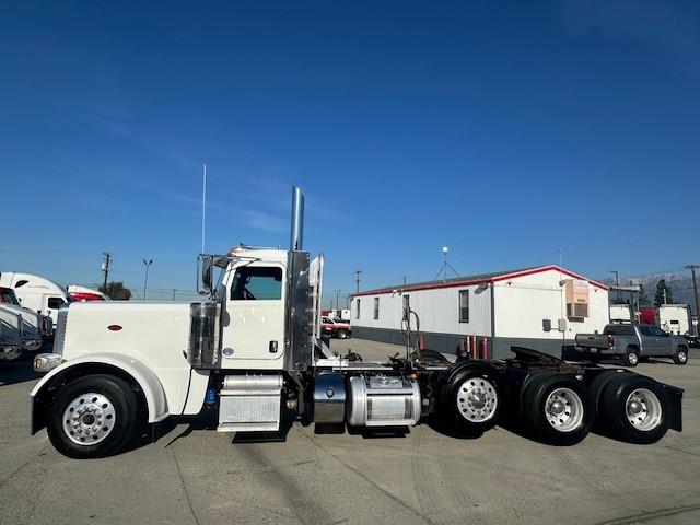 2022 Peterbilt 389-1