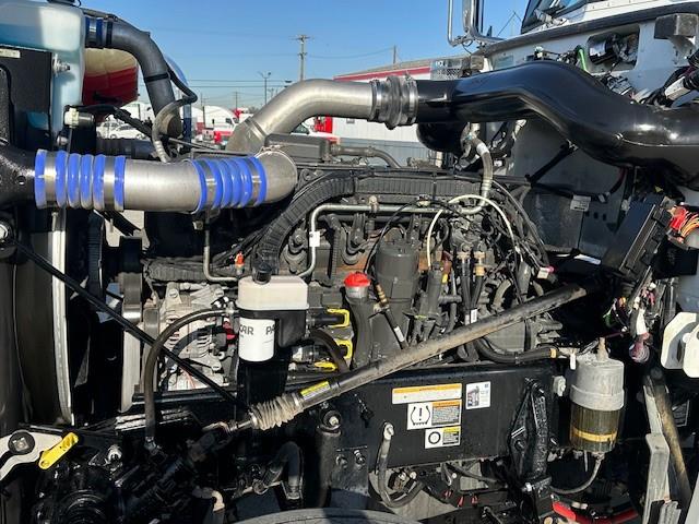2022 Peterbilt 389-12