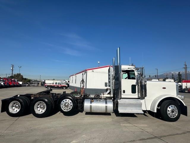 2022 Peterbilt 389-15