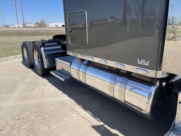 2024 Peterbilt 389-5
