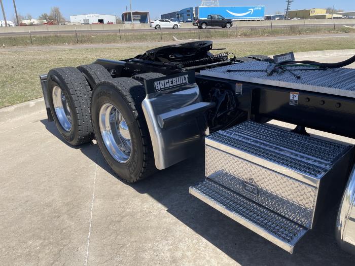 2024 Peterbilt 389-6