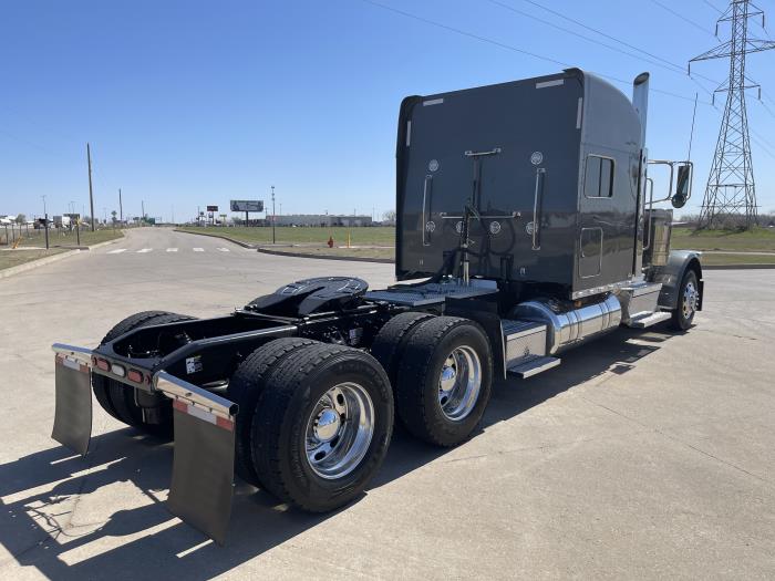 2024 Peterbilt 389-9
