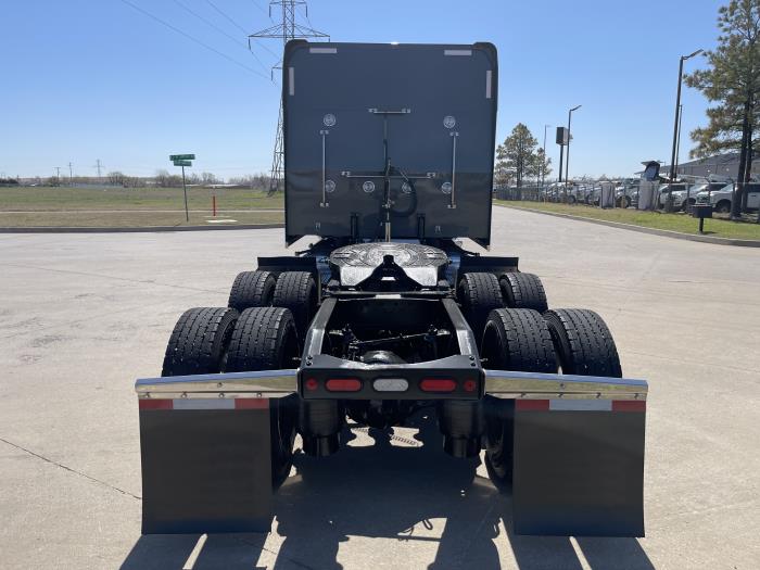 2024 Peterbilt 389-10