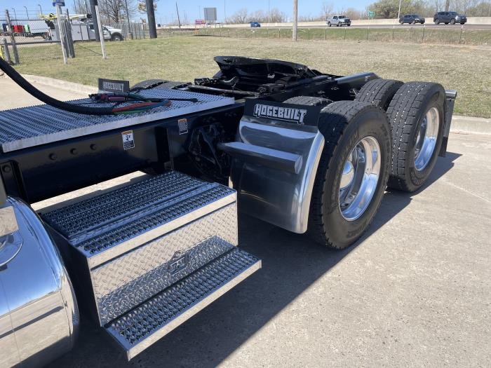 2024 Peterbilt 389-14