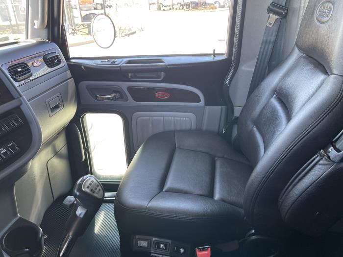 2024 Peterbilt 389-18