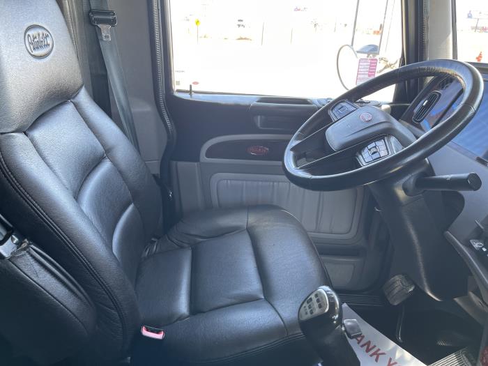 2024 Peterbilt 389-23