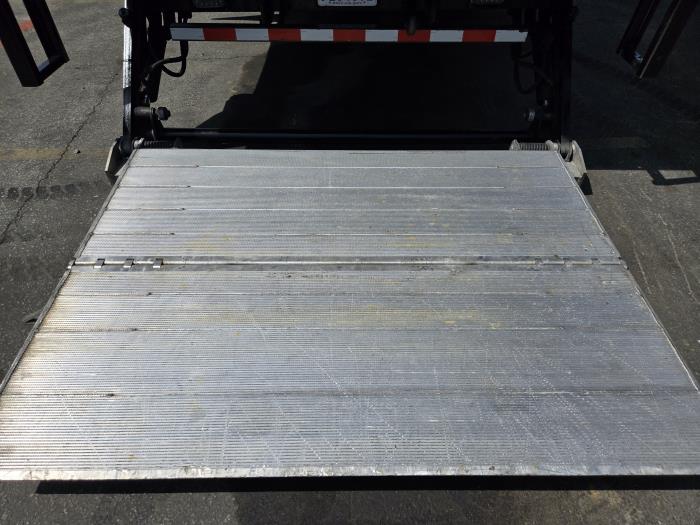 2020 Peterbilt 337-8