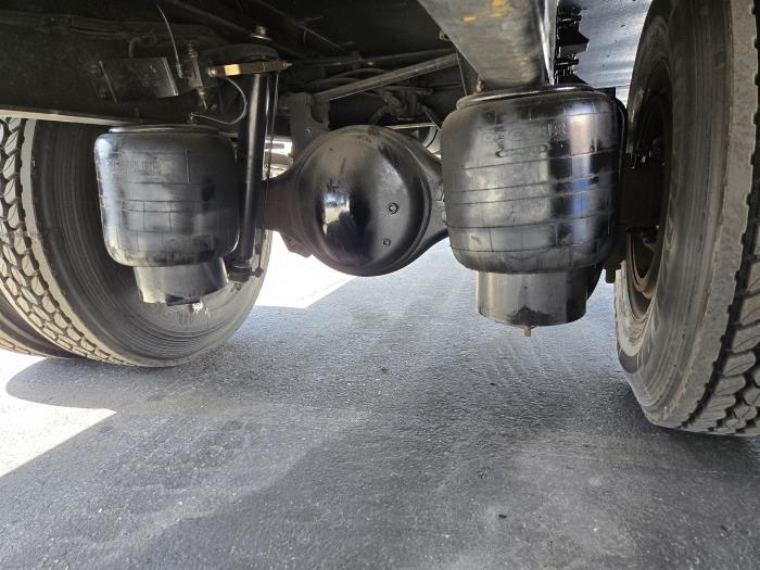 2020 Peterbilt 337-10