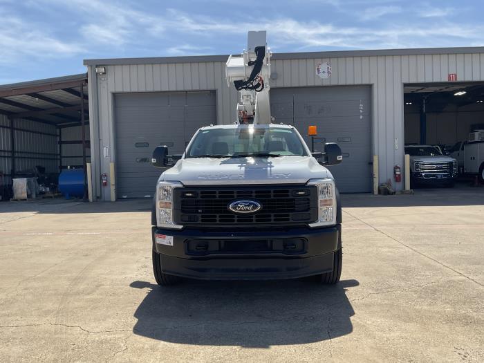 2022 Ford F-550-8