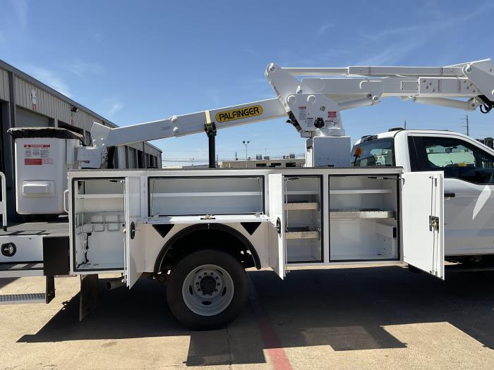 2022 Ford F-550-9
