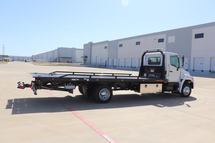 2025 Hino L6-8