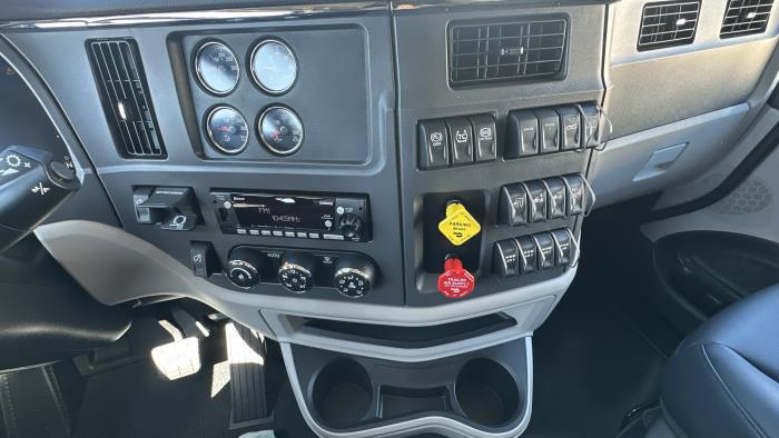 2026 Peterbilt 579-18