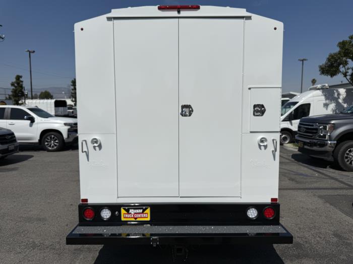 2024 Ford E-350-7