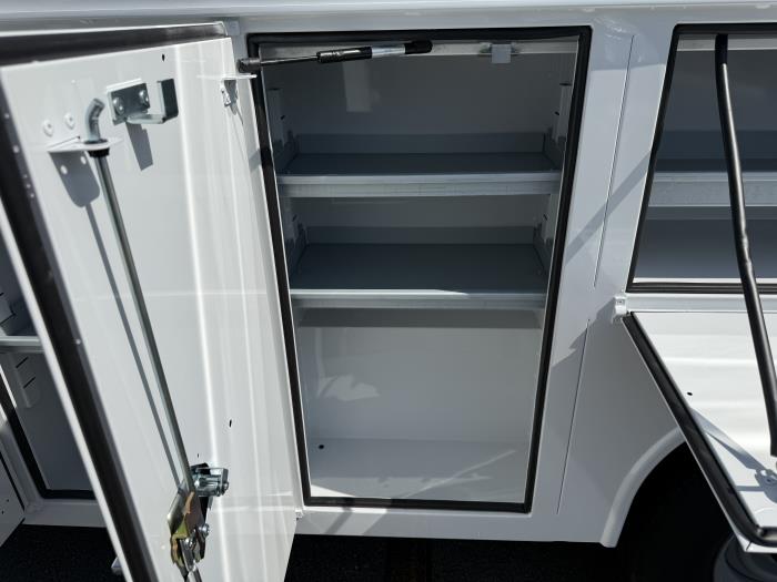 2024 Ford E-350-21