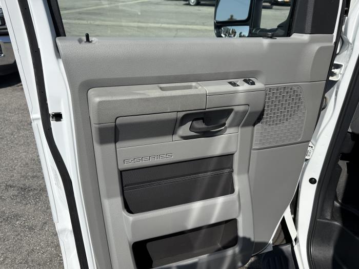 2024 Ford E-350-29