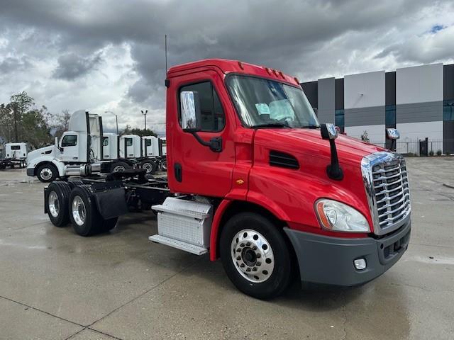 2017 Freightliner Cascadia-1