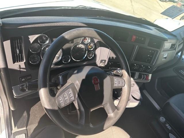 2021 Kenworth T680-4