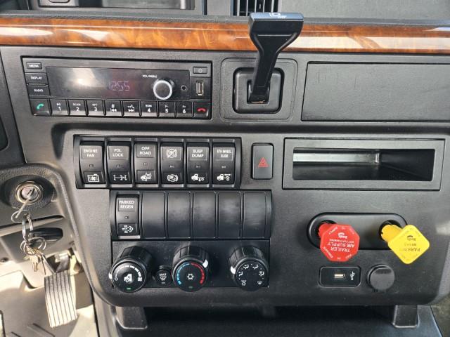 2022 International LT625-9