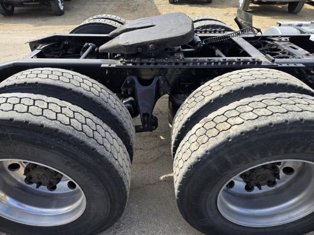 2022 International LT625-15