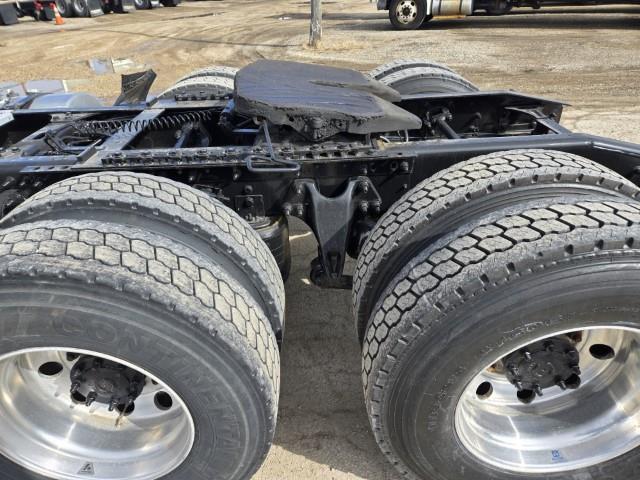 2022 International LT625-16
